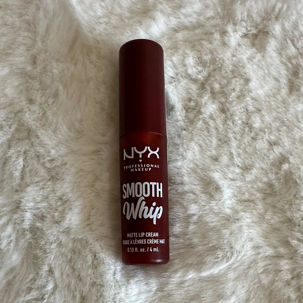 NYX Smooth Whip Matte Lip Cream in Deep Red. Faux Fur